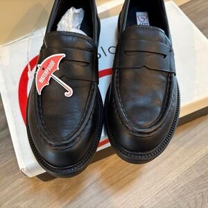 Blondo Classic Black Waterproof Loafers